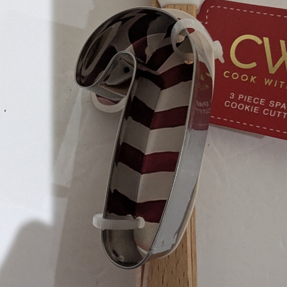 NEW 3 PC CWC Holiday Spatula and Cookie Cutter Set - Picture 4 of 6